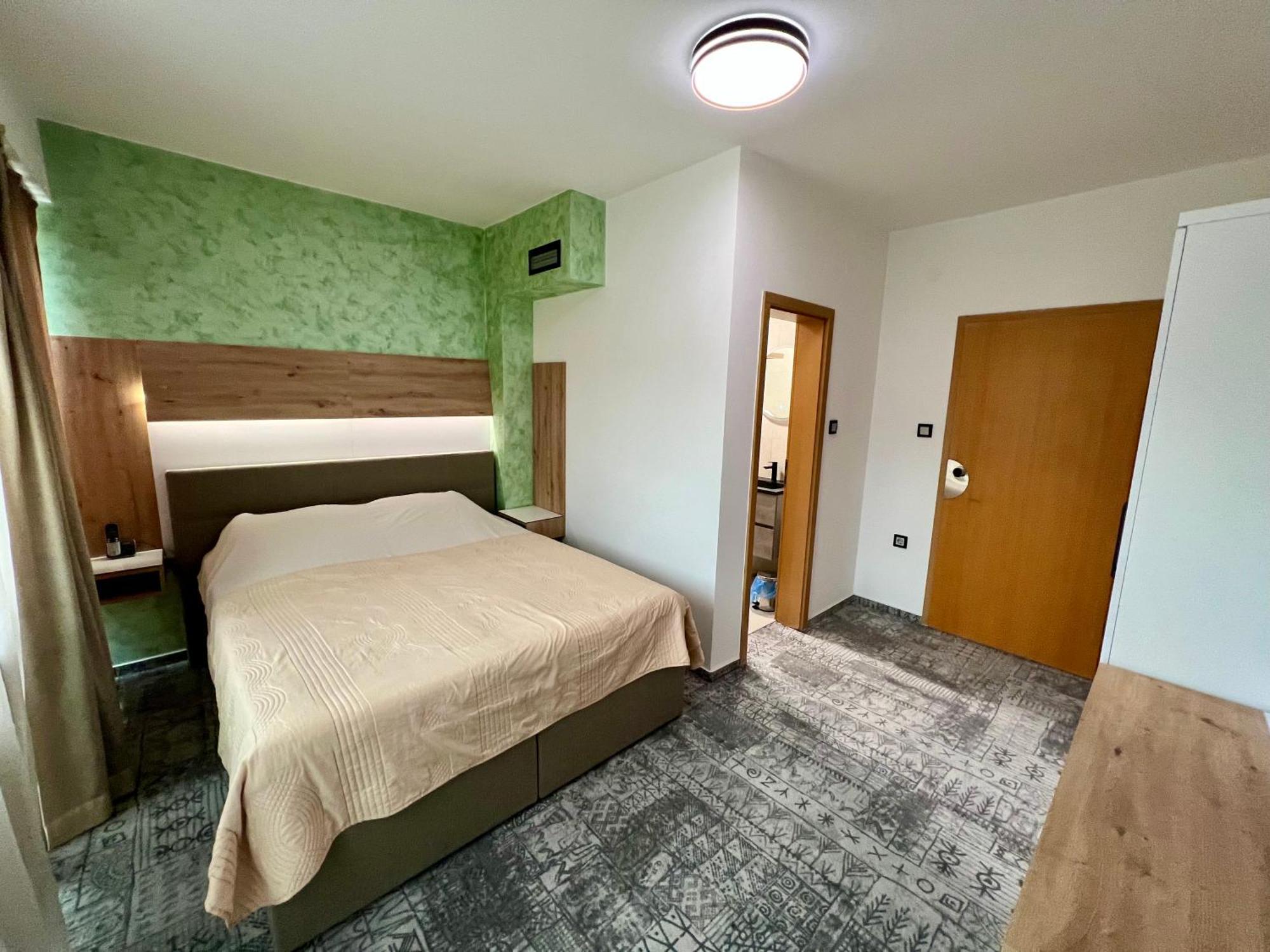 Hotel Brkic Sarajevo Airport - Free Parking Exterior foto