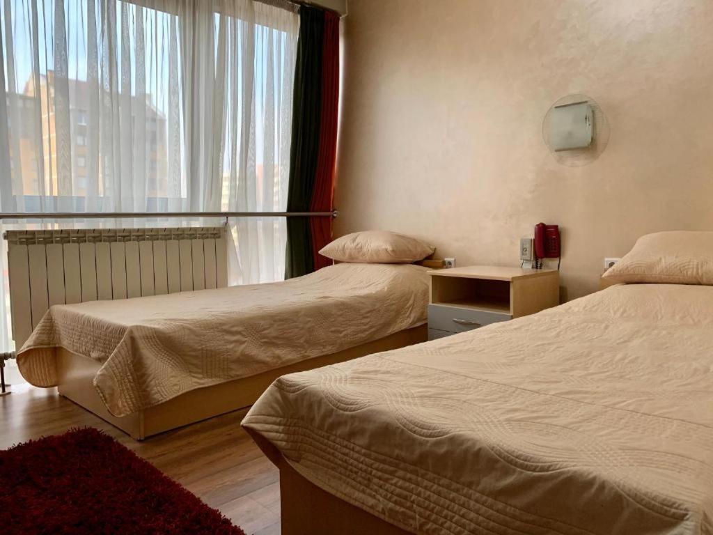 Hotel Brkic Sarajevo Airport - Free Parking Exterior foto